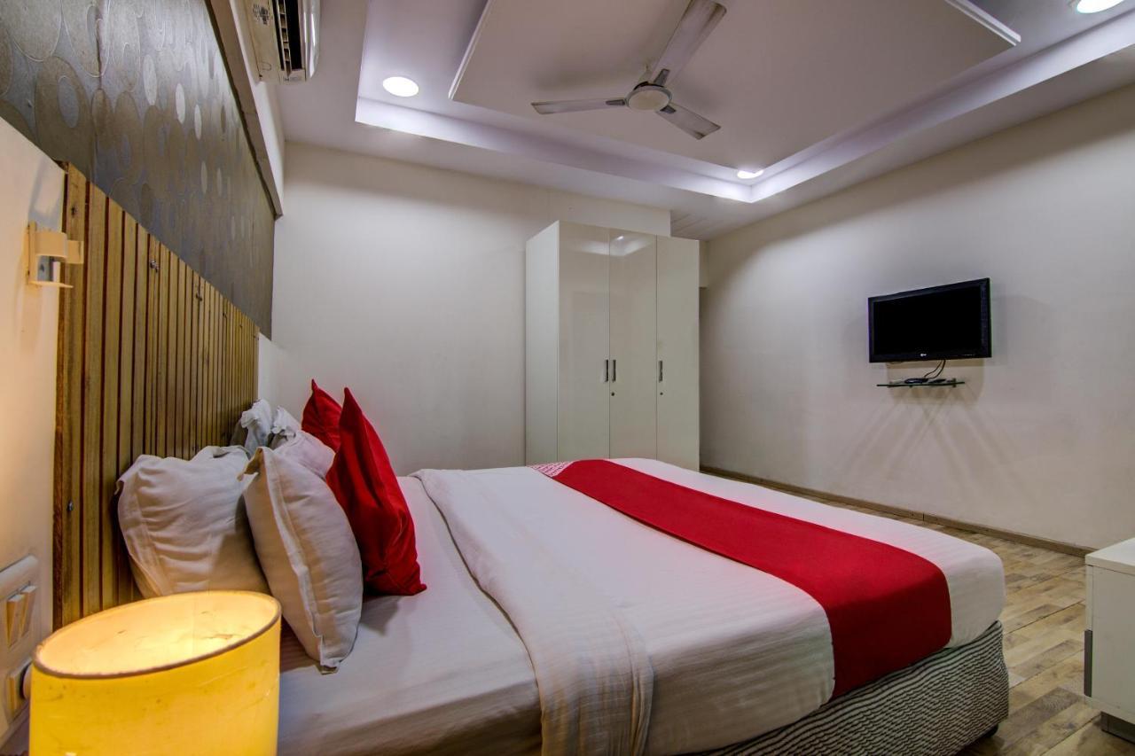 Oyo Hotel 55 Lawsons Bay Jalāripeta Eksteriør bilde